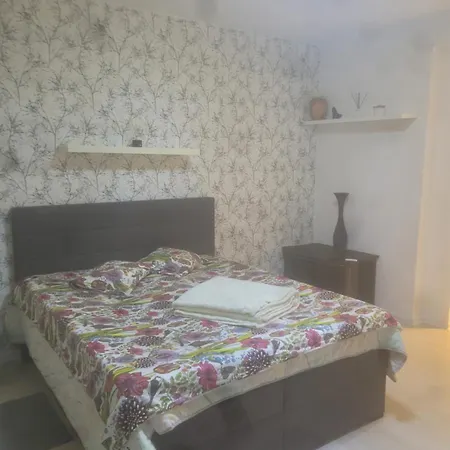Garsoniera *